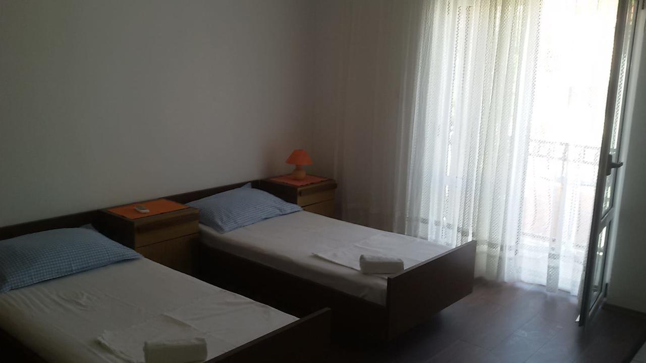 Apartments Dalmacija Podstrana Luaran gambar