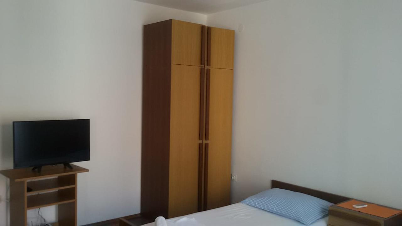 Apartments Dalmacija Podstrana Luaran gambar